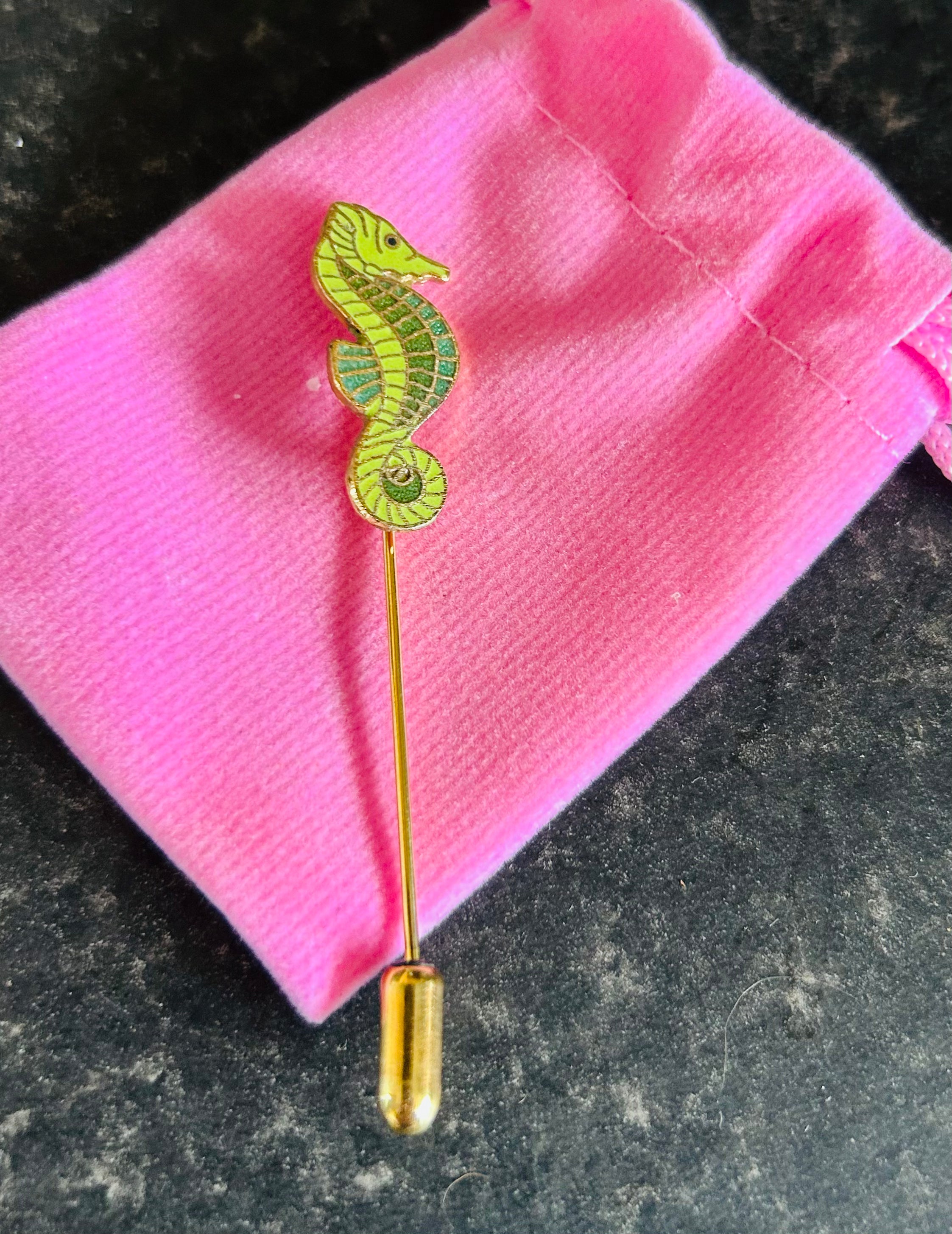 Vintage Green & Turquoise Enamel Seahorse Stick Pin / Lapel Pin – Gold Tone – Nautical Costume Jewellery