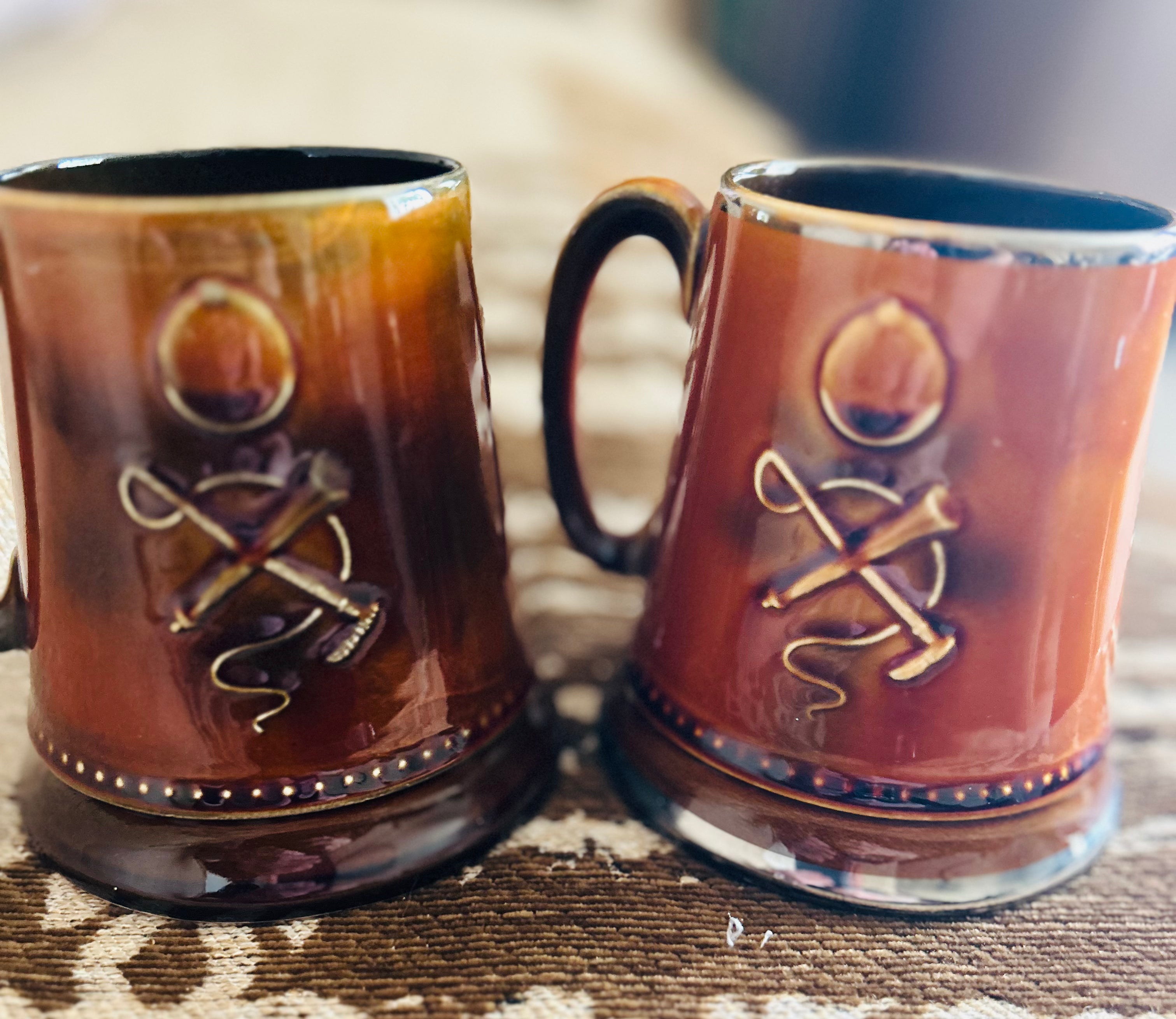 Vintage Sylvac 2375 Hunting Hound Tankards Matching Pair Fox Hunt Dog Mugs England