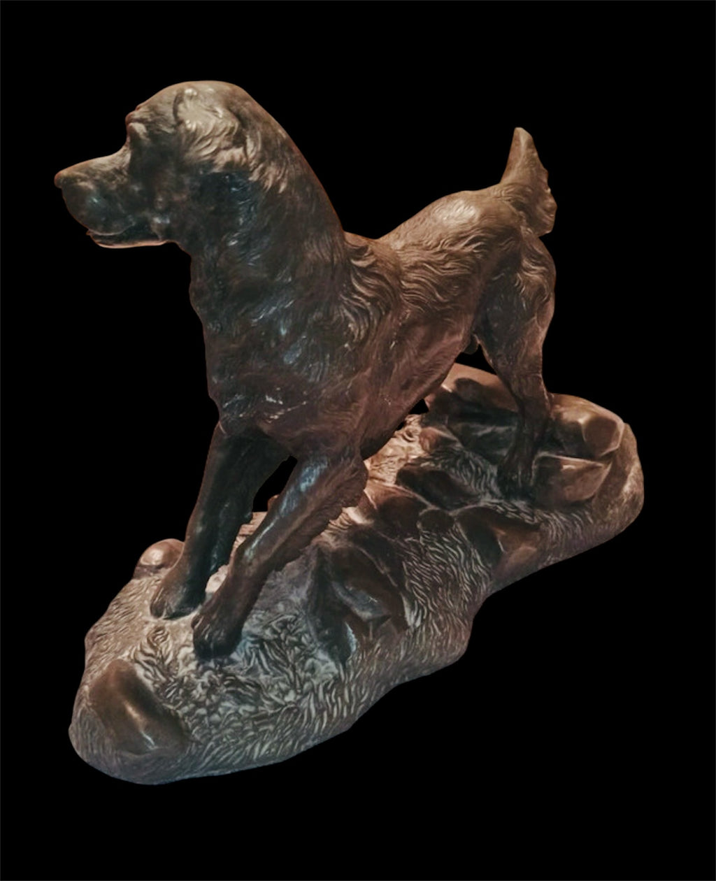 Beautiful vintage Heredities Retriever dog sculpture, signed in the mould by sculptor J. Spouse and dated © 87, dating the piece to 1987.